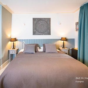 Zimmer mit Kingsize-Bett